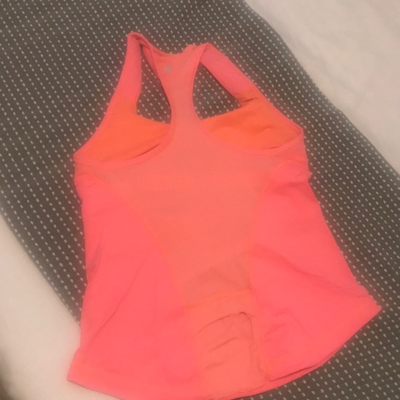 Lululemon tank top with built in bra - Picture 2 of 3